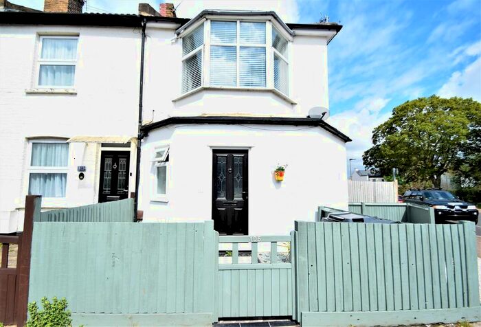 2 Bedroom Flat To Rent In Addison Road, Bromley, BR2