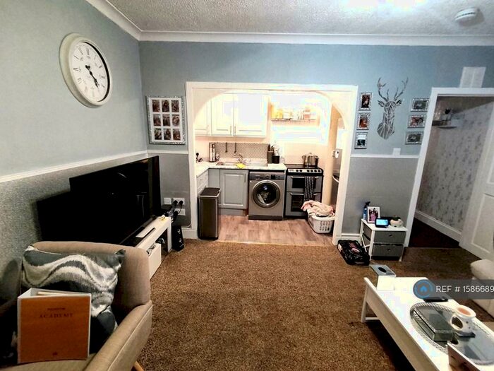 2 Bedroom Flat To Rent In Clepington Road, Dundee, DD3