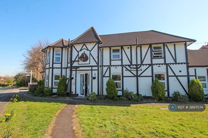 2 Bedroom Flat To Rent In Lord Lyon, Stockcross, Newbury, RG20