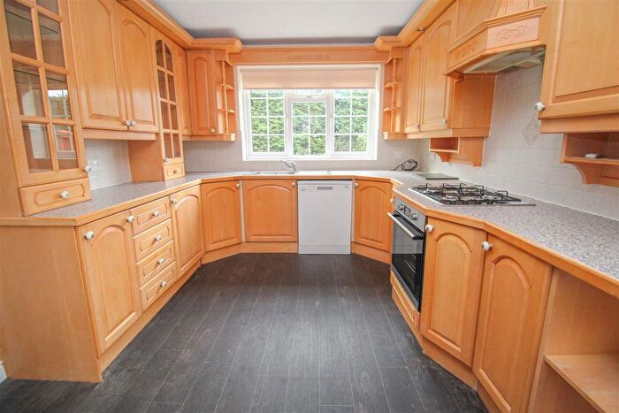 4 Bedroom Detached House For Sale In Upper Hook, Harlow, CM18