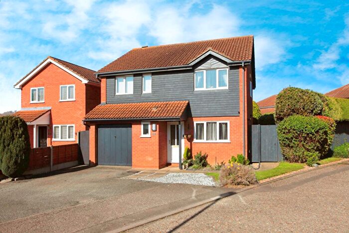 4 Bedroom Detached House For Sale In Temple Grange, Peterborough, PE4