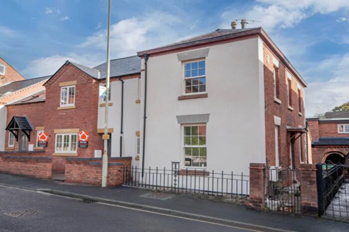3 Bedroom End Of Terrace House For Sale In Salop Road, Oswestry, SY11