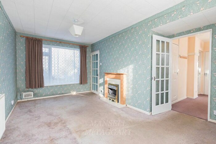 3 Bedroom Terraced House For Sale In Woodlands Road, East Grinstead, RH19