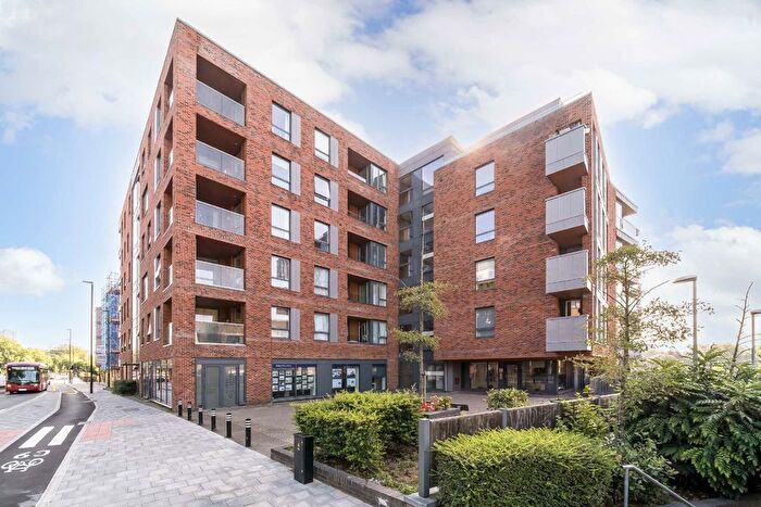 1 Bedroom Flat To Rent In High Street, Brentford, TW8