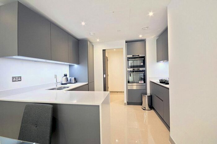 2 Bedroom Flat To Rent In Blackfriars Road, Southwark, London, SE1