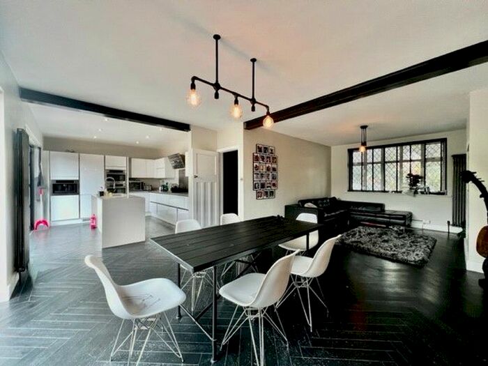 4 Bedroom Semi-Detached House To Rent In Kings Avenue, Clapham, SW12