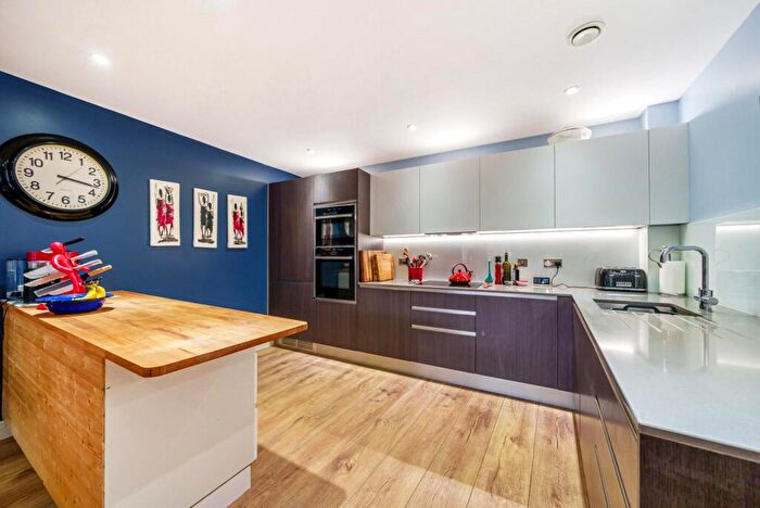 2 Bedroom Apartment To Rent In Leapale Lane, Guildford, GU1