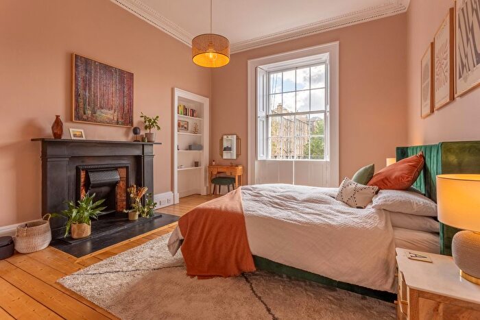3 Bedroom Flat To Rent In Fettes Row, New Town, Edinburgh, EH3