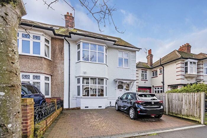 5 Bedroom Terraced House To Rent In Boston Gardens, Brentford, TW8