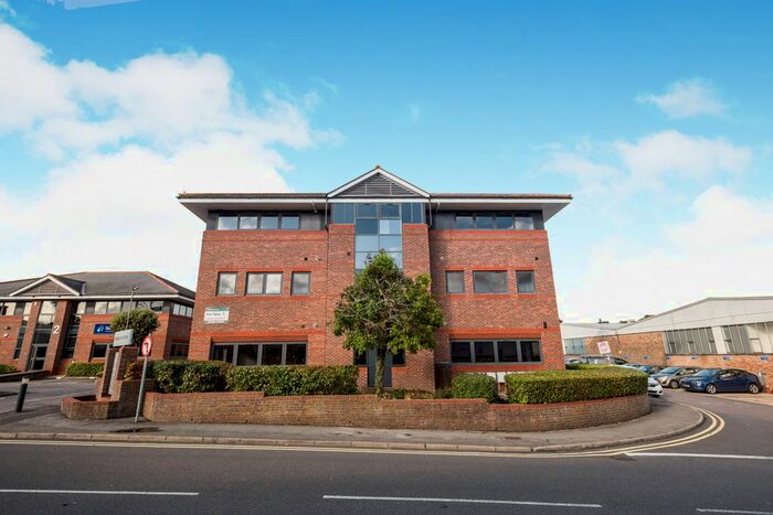 1 Bedroom Flat To Rent In Osborn Way, Hook, RG27