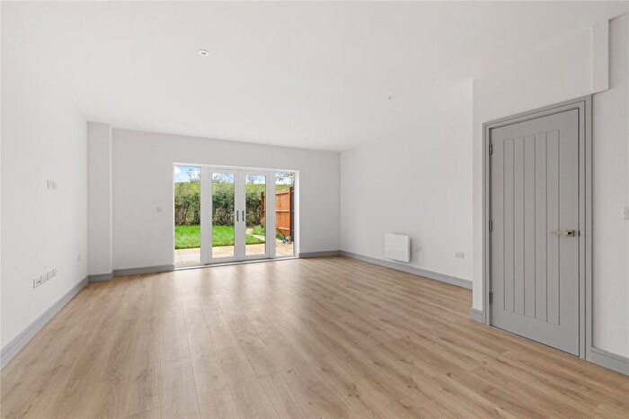 3 Bedroom Terraced House For Sale In London Road, Binfield, Bracknell, Berkshire, RG42