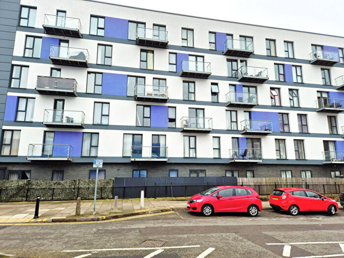2 Bedroom Flat For Sale In Brickdale House, Swingate, Stevenage, Herts, SG1