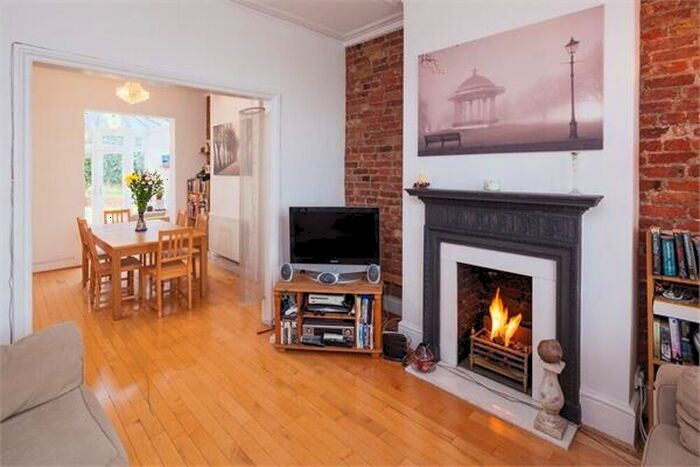 4 Bedroom Terraced House For Sale In Boundaries Road, Balham, SW12
