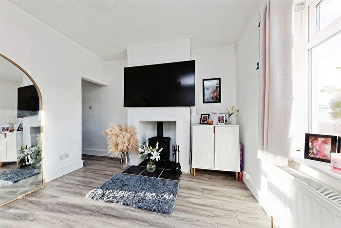 2 Bedroom End Of Terrace House For Sale In Howfield Lane, Chartham Hatch, Canterbury, CT4