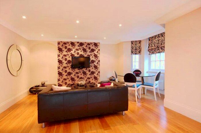 2 Bedroom Flat To Rent In Huntley Street, Bloomsbury, London, WC1E