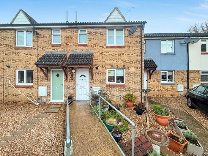 2 Bedroom Terraced House For Sale In Cloudberry Road, Swindon, SN25