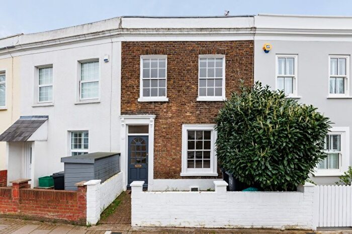 3 Bedroom Detached House To Rent In Hartfield Crescent, London, SW19