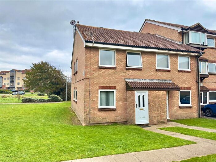 1 Bedroom Flat To Rent In Lake Drive, Peacehaven, BN10
