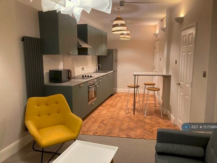 3 Bedroom Maisonette To Rent In New Bridge Street, Exeter, EX4