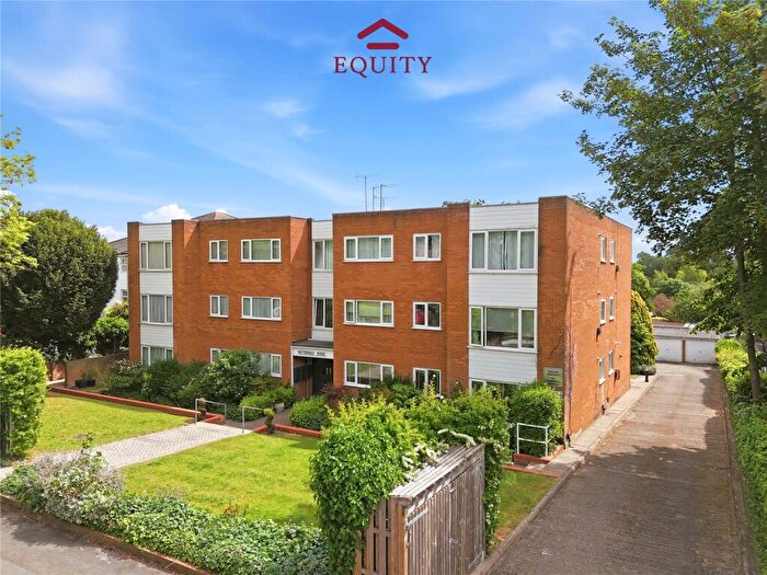1 Bedroom Flat For Sale In Bycullah Road, Enfield, EN2