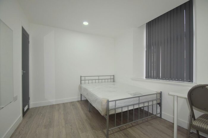 10 Bedroom Terraced House To Rent In Woodville Road, Cathays, CF24