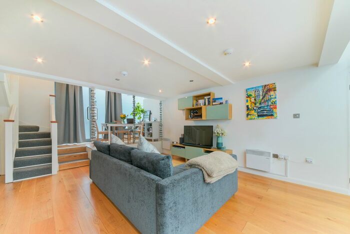 1 Bedroom Flat To Rent In Hardwicks Square, SW18