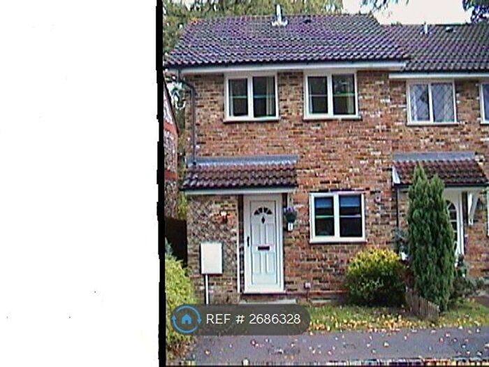 2 Bedroom End Of Terrace House To Rent In Thyme Court, Farnborough, GU14