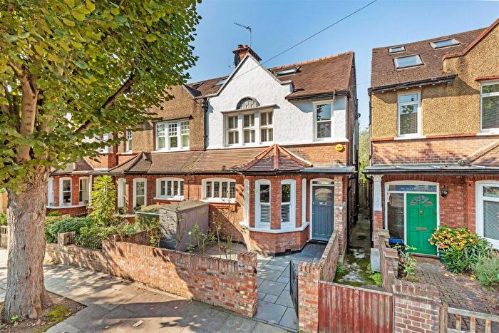 4 Bedroom Semi Detached House For Sale In Graemesdyke Avenue, East Sheen, SW14