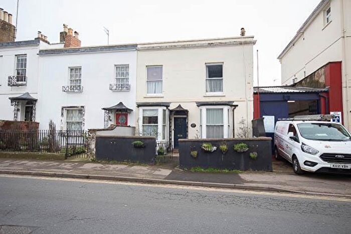 3 Bedroom Town House For Sale In Hewlett Road, Cheltenham, GL52