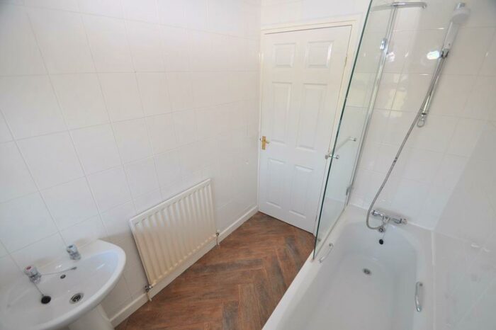 3 Bedroom Semi-Detached House To Rent In Mowbray Walk, Sneyd Green, Stoke-on-Trent, ST1