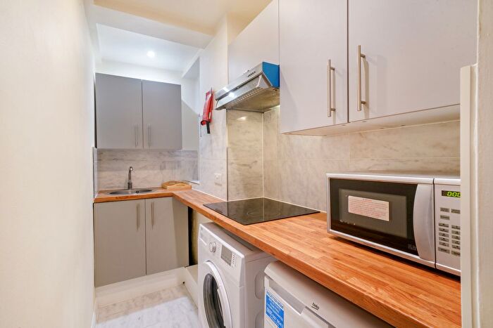 1 Bedroom Flat To Rent In Langford Court, Abbey Road, NW8