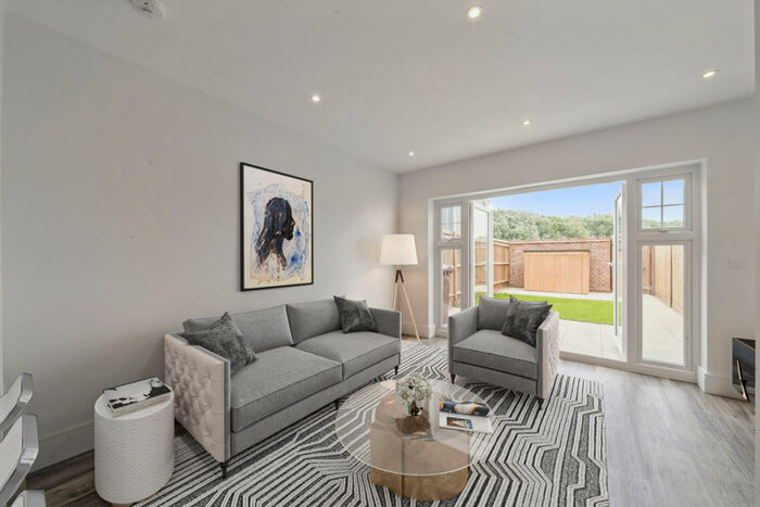 4 Bedroom Town House To Rent In Sunapee Road, Green Park Village, Reading, RG2