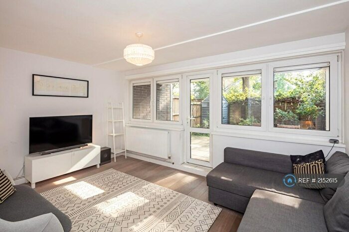 3 Bedroom Maisonette To Rent In Henfield Close, London, N19