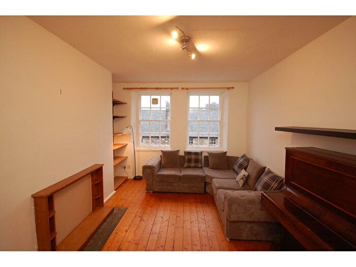 1 Bedroom Flat To Rent In East Crosscauseway, Edinburgh, EH8