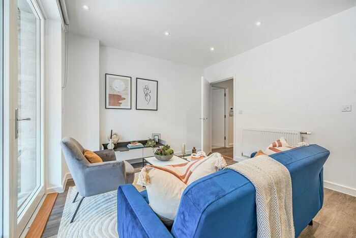 1 Bedroom Apartment To Rent In Bed, Th Floor Argon At Crimson Court In Elements, EN3