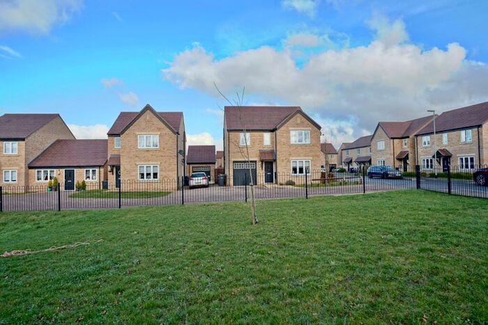 4 Bedroom Detached House For Sale In Apple Tree Close, Fenstanton, Huntingdon, Cambridgeshire, PE28