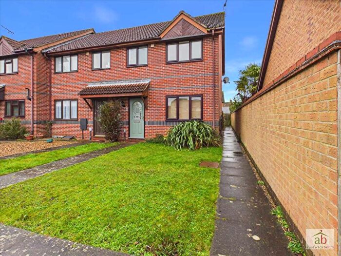 3 Bedroom End Of Terrace House For Sale In Elmers Lane, Grange Farm, Kesgrave, IP5