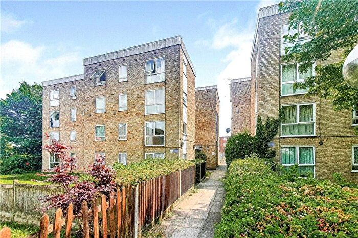 1 Bedroom Flat For Sale In St. James Road, Sutton, SM1
