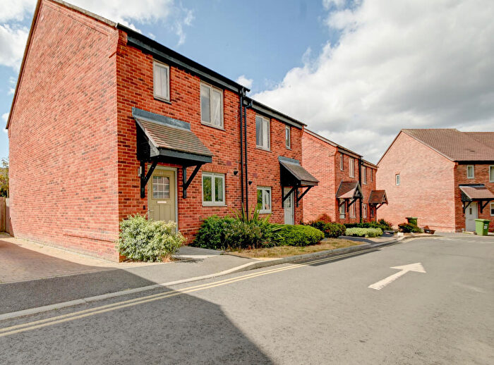 2 Bedroom Semi-Detached House For Sale In Samuel Jarvis Avenue, Fair Oak, SO50