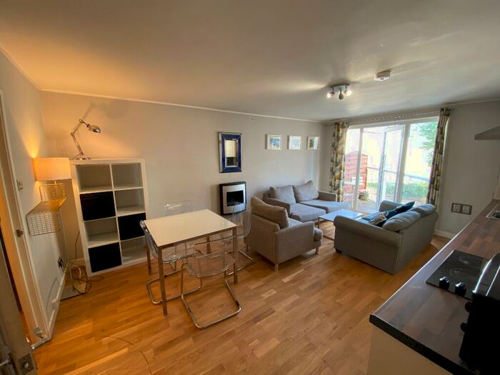 2 Bedroom Flat To Rent In St Bernards Row, Stockbridge, Edinburgh, EH4