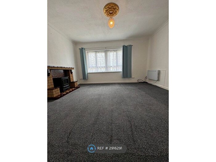 2 Bedroom Flat To Rent In Oakenhurst Road, Blackburn, BB2