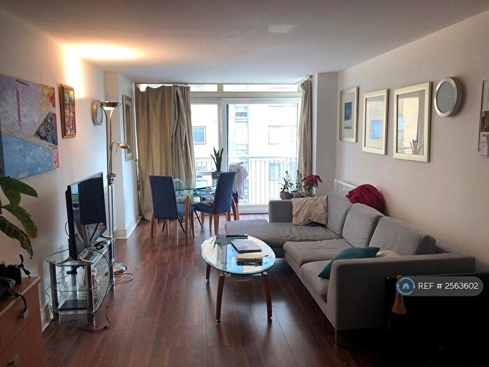 2 Bedroom Flat To Rent In Constable House, London, E14
