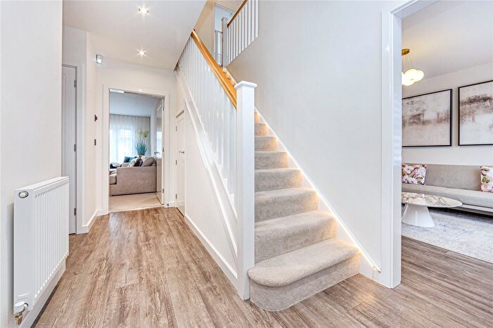 4 Bedroom Detached House For Sale In Sycamore Square, Shenley, Radlett, Hertfordshire, WD7