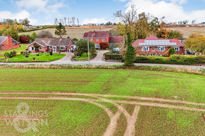 5 Bedroom Detached House For Sale In Lingwood Road, Blofield, Norwich, NR13