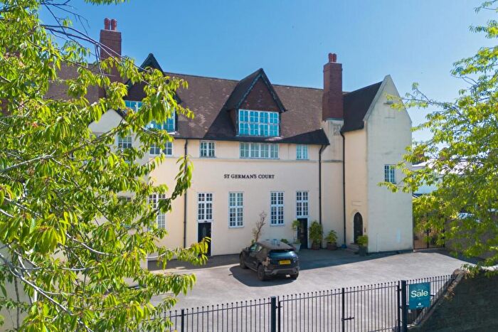 1 Bedroom Flat For Sale In St German Court, Adamsdown, CF24