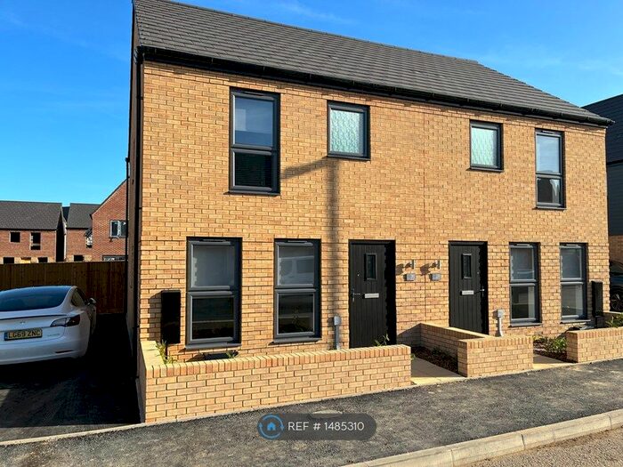 3 Bedroom Semi-Detached House To Rent In Harris Way, Glebe Farm, Milton Keynes, MK17