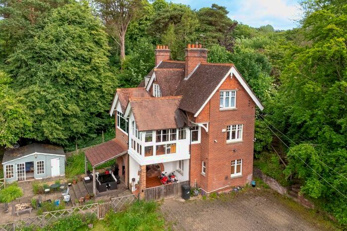 5 Bedroom Detached House For Sale In Pound Green, Buxted, Uckfield, TN22