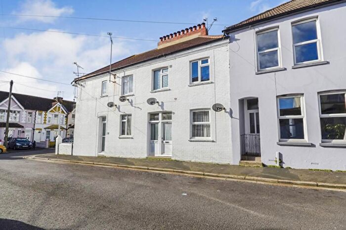 1 Bedroom Flat For Sale In Leopold Road, Bexhill-On-Sea, TN39