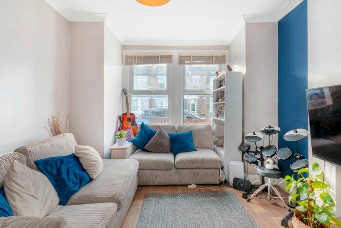 1 Bedroom Maisonette To Rent In Marian Road, London SW16