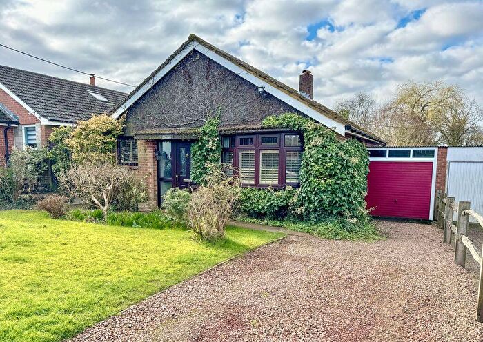 3 Bedroom Detached Bungalow For Sale In Swanmore, SO32